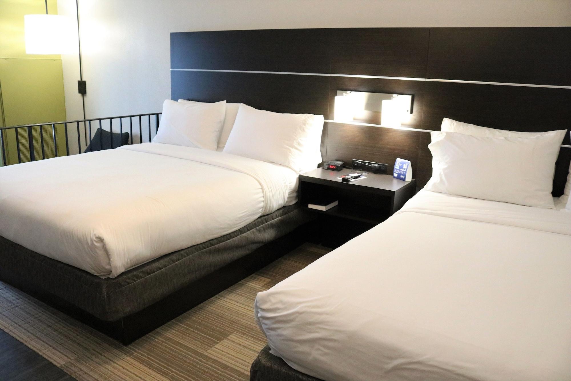 Holiday Inn Express Hotel & Suites Columbia-Fort Jackson By Ihg Esterno foto
