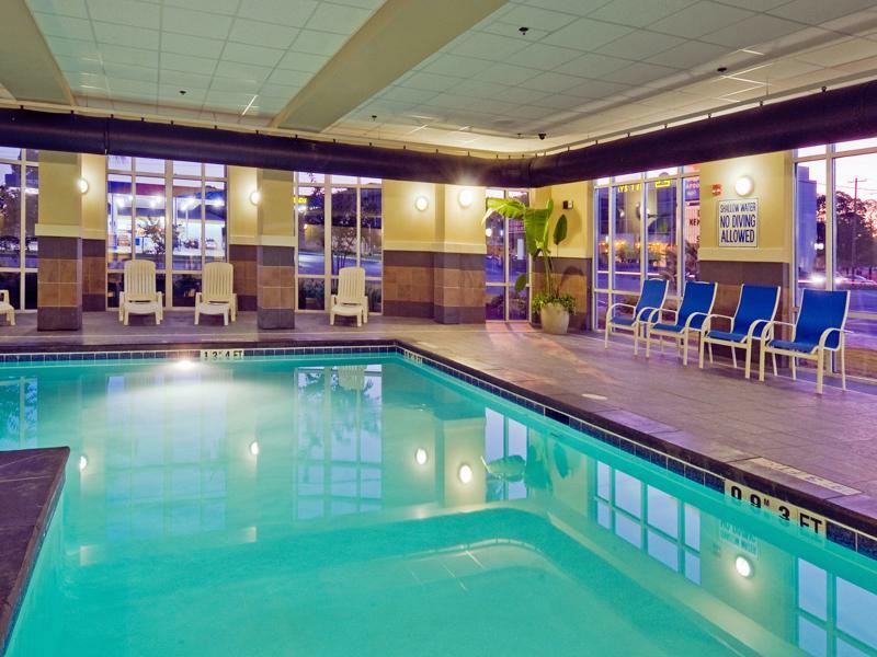 Holiday Inn Express Hotel & Suites Columbia-Fort Jackson By Ihg Esterno foto