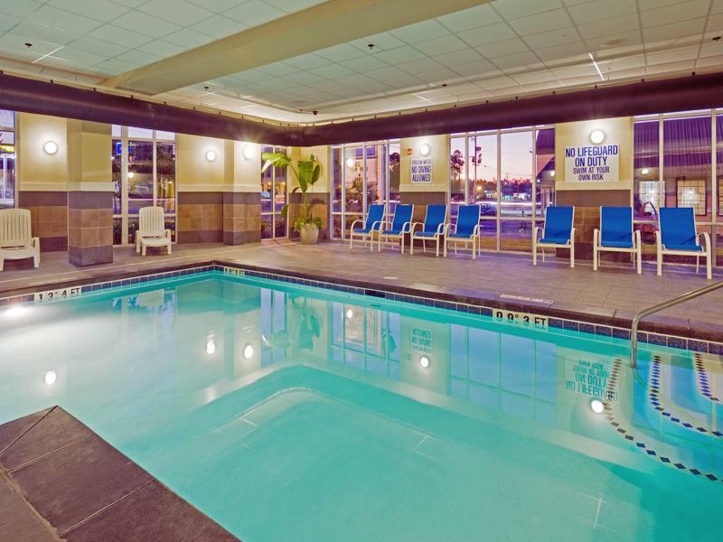 Holiday Inn Express Hotel & Suites Columbia-Fort Jackson By Ihg Esterno foto