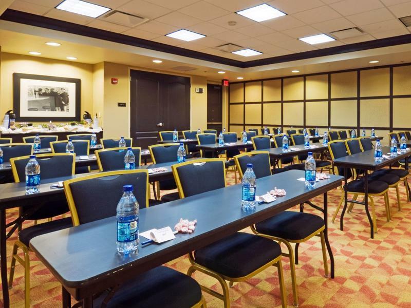 Holiday Inn Express Hotel & Suites Columbia-Fort Jackson By Ihg Esterno foto