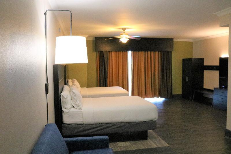Holiday Inn Express Hotel & Suites Columbia-Fort Jackson By Ihg Esterno foto