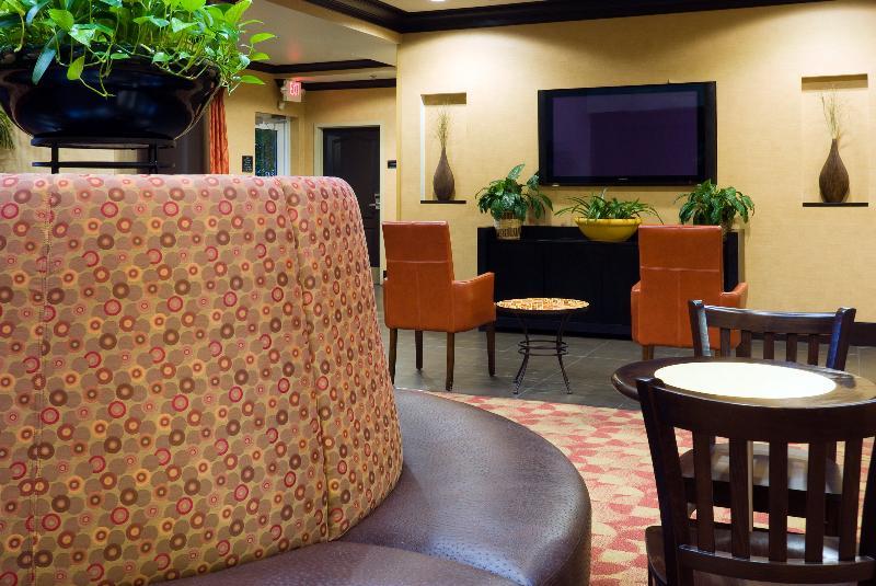 Holiday Inn Express Hotel & Suites Columbia-Fort Jackson By Ihg Esterno foto